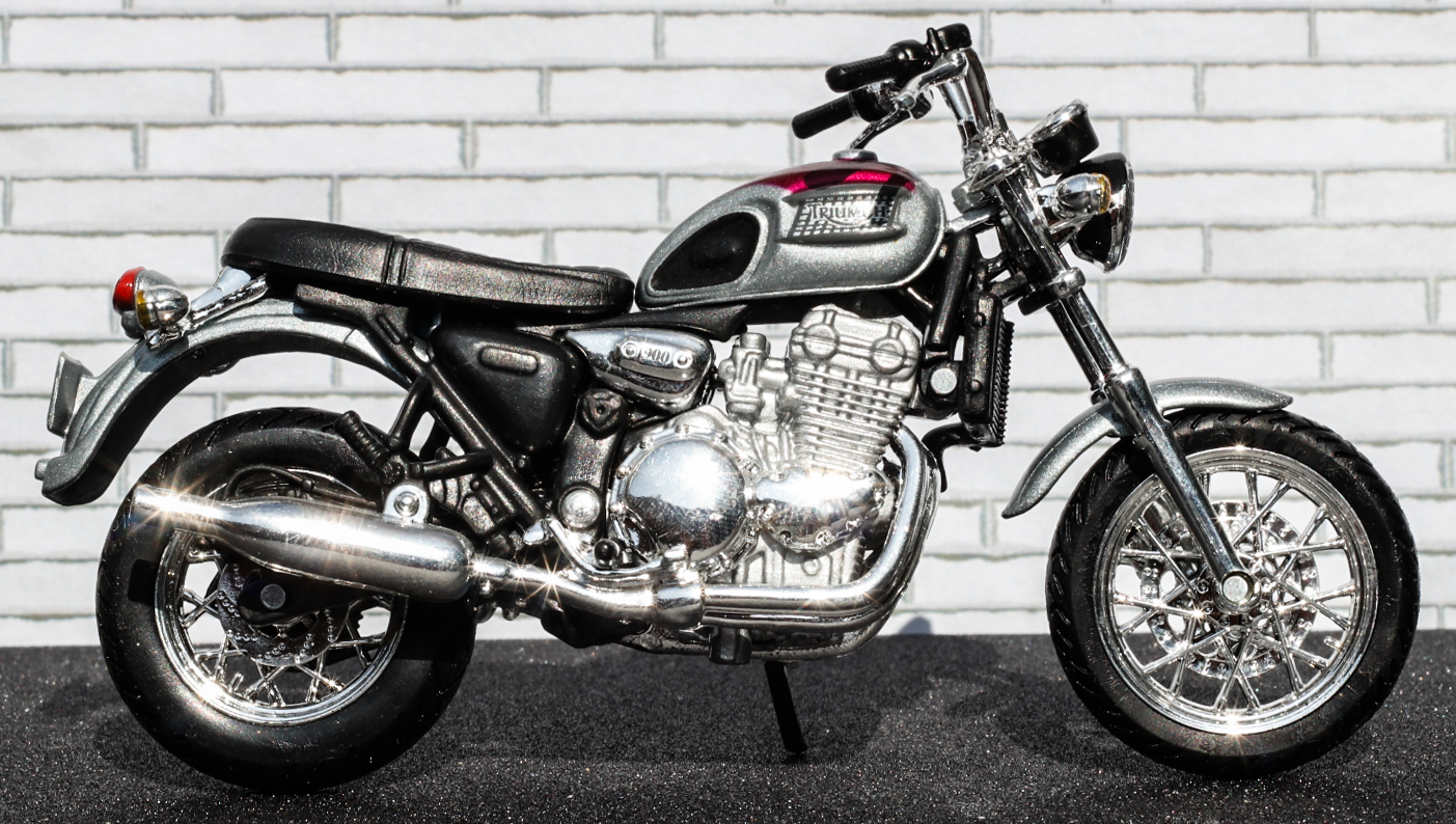 Maisto Triumph Thunderbird 900